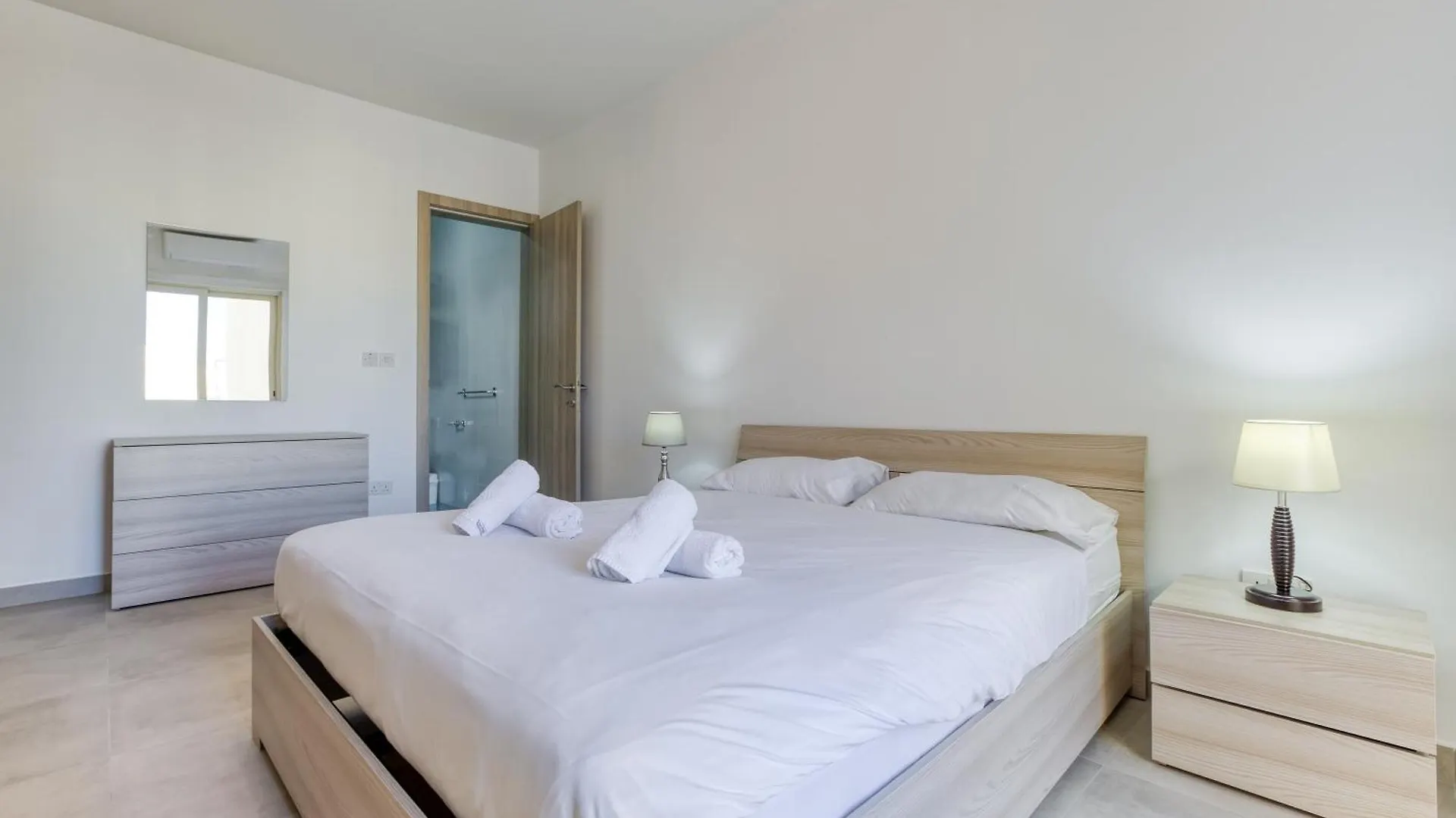 Seafront Sliema Apartment With Balcony & Sea Views By Jl