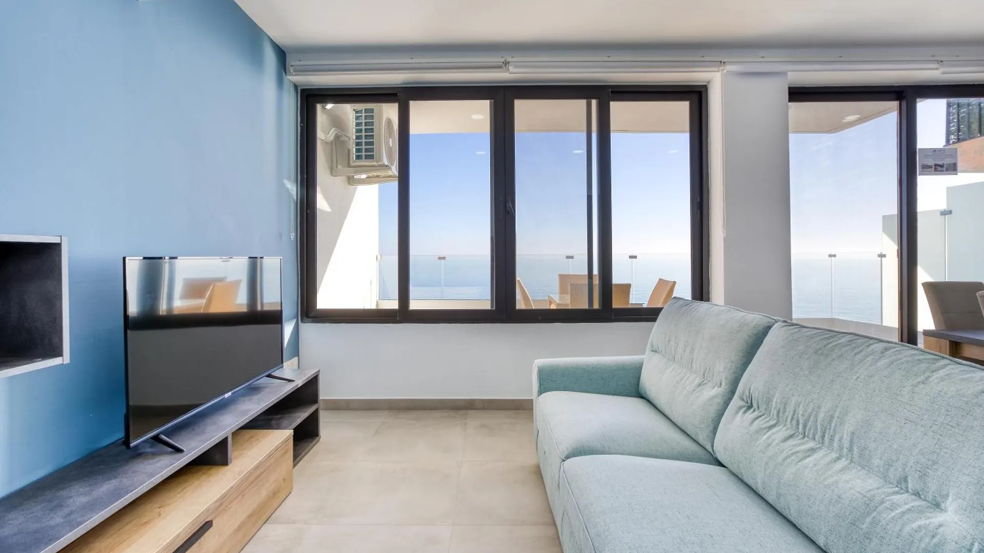 Seafront Sliema Apartment With Balcony & Sea Views By Jl 0*,