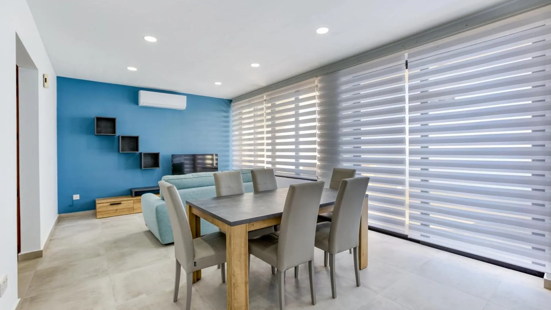 Seafront Sliema Apartment With Balcony & Sea Views By Jl 0*,
