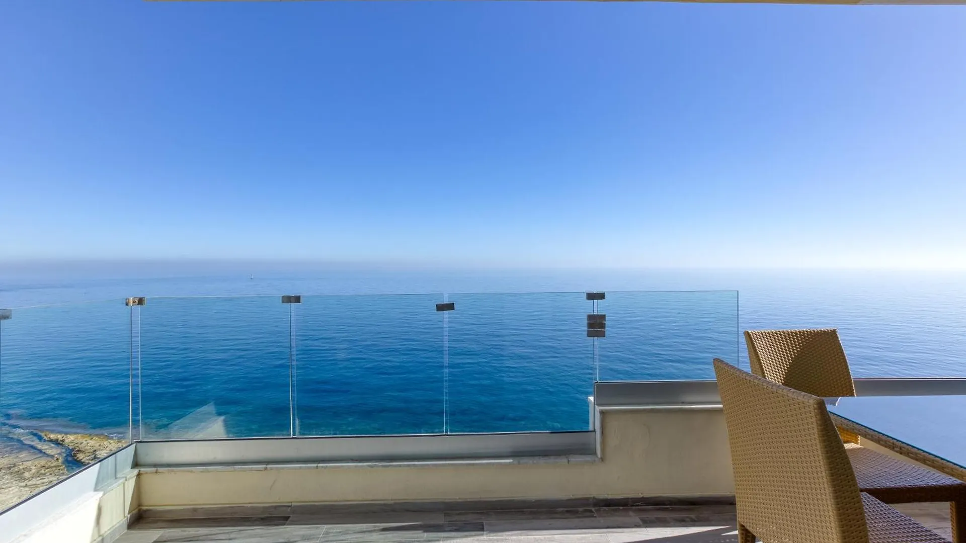 Seafront Sliema Apartment With Balcony & Sea Views By Jl