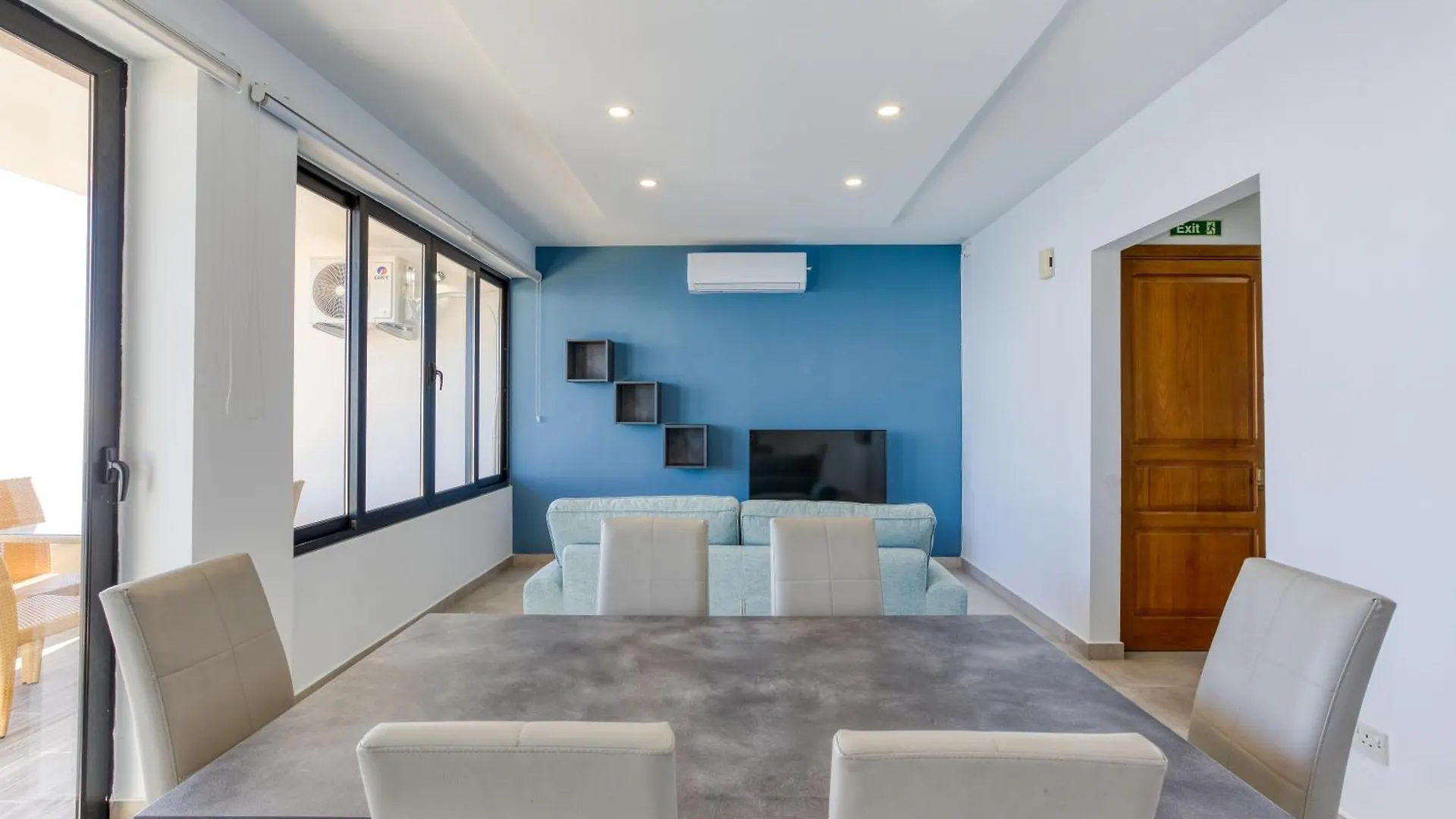 Seafront Sliema Apartment With Balcony & Sea Views By Jl 0*,