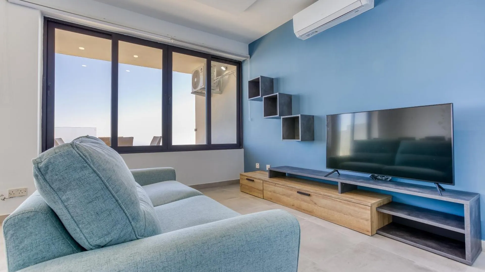 Seafront Sliema Apartment With Balcony & Sea Views By Jl