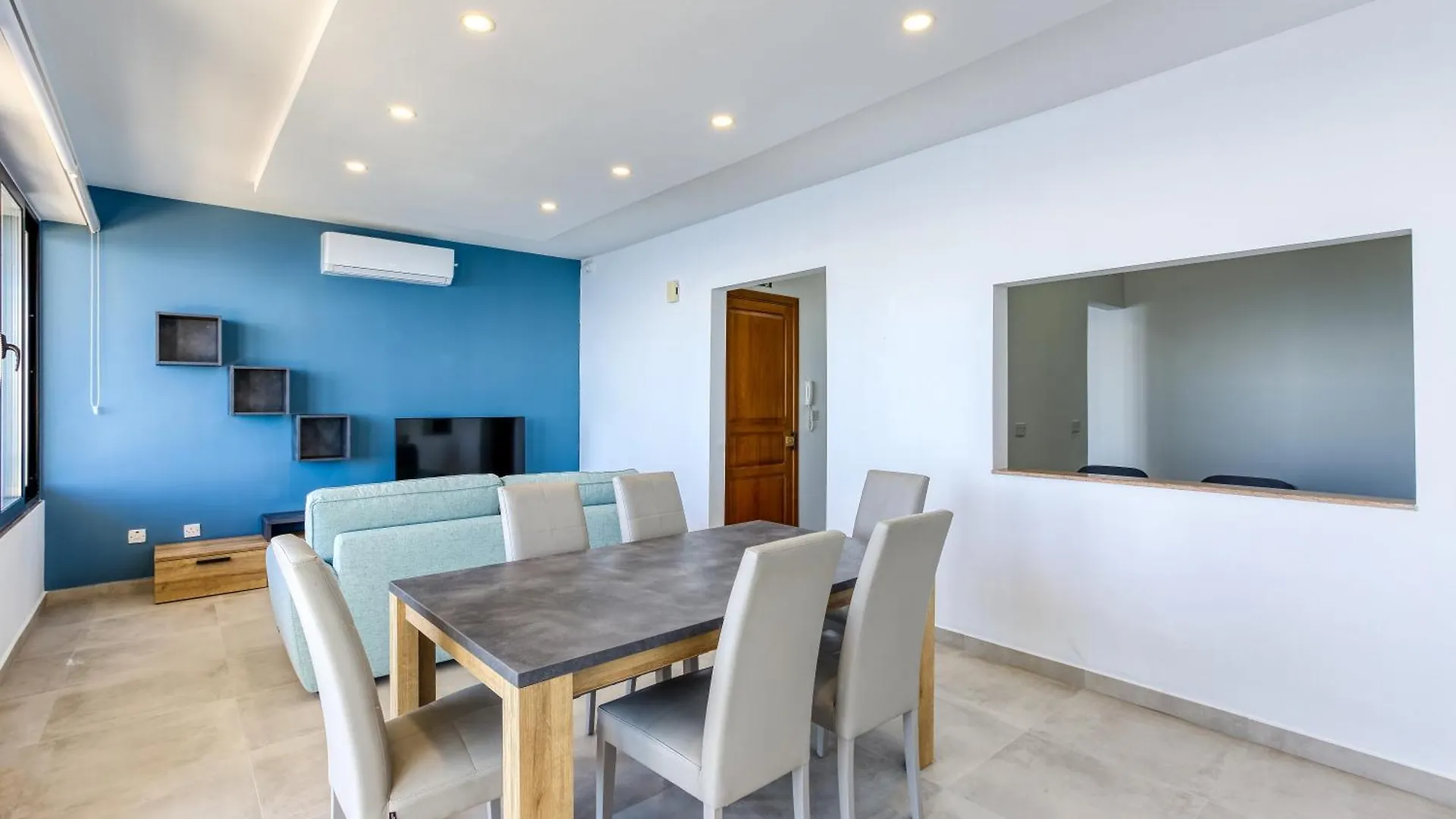 Seafront Sliema Apartment With Balcony & Sea Views By Jl 0*,