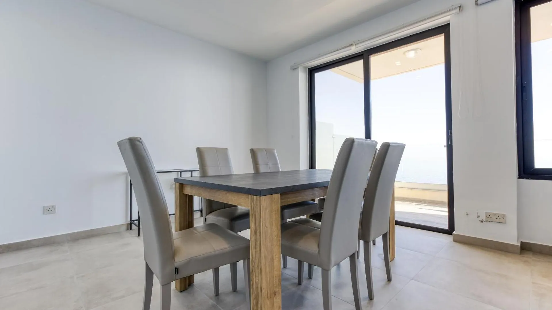 Seafront Sliema Apartment With Balcony & Sea Views By Jl