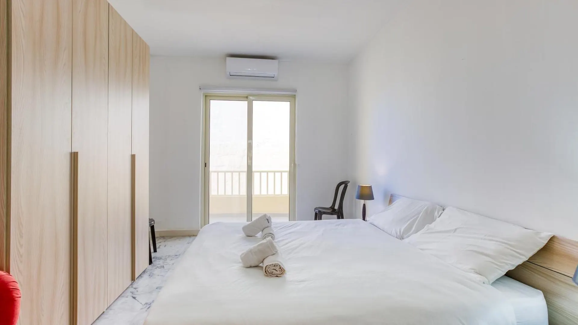 Seafront Sliema Apartment With Balcony & Sea Views By Jl