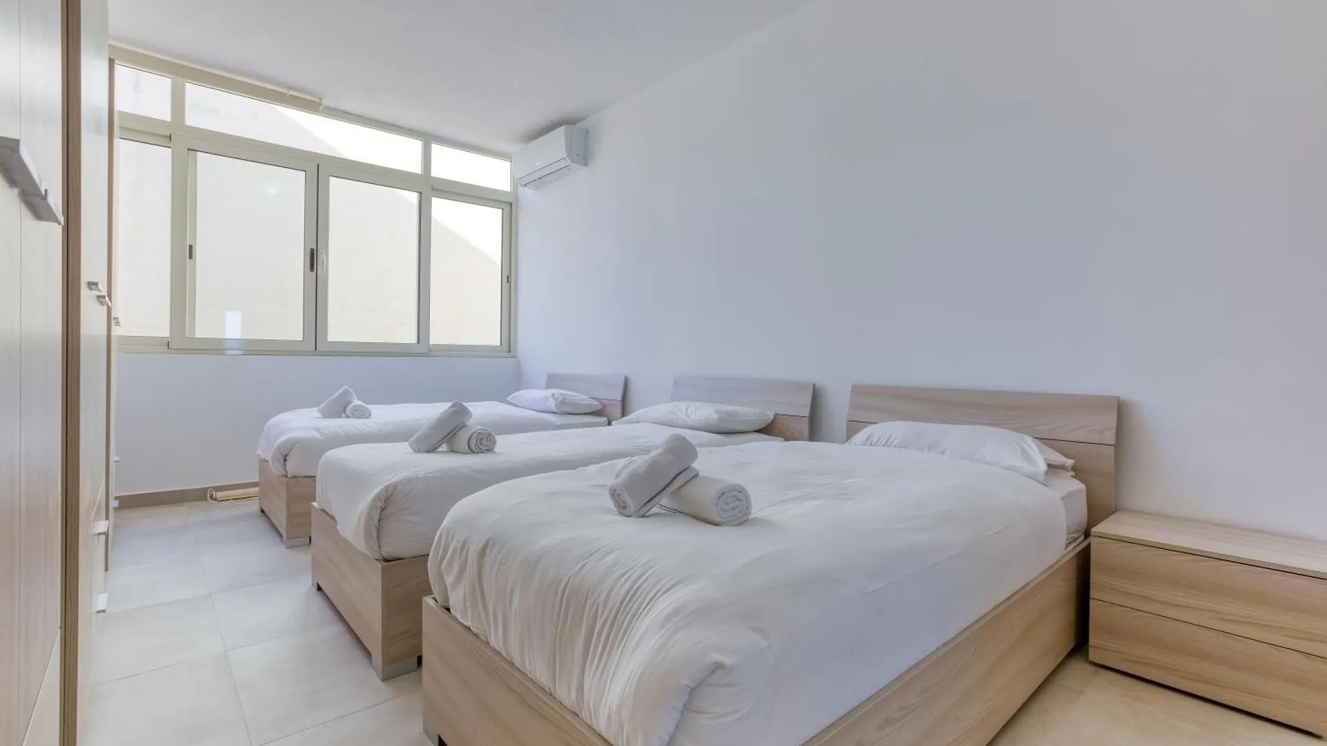 Seafront Sliema Apartment With Balcony & Sea Views By Jl