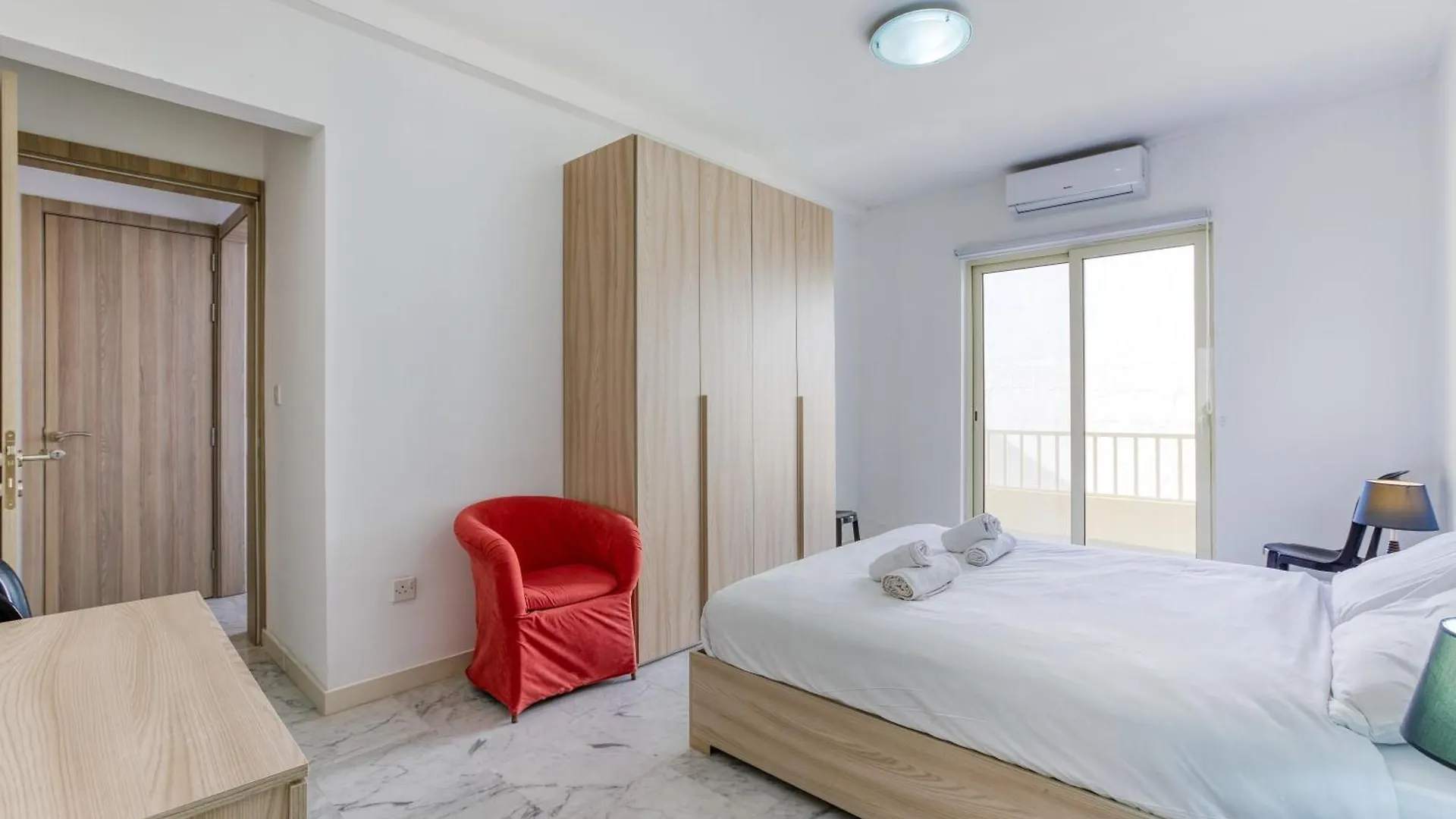 Seafront Sliema Apartment With Balcony & Sea Views By Jl