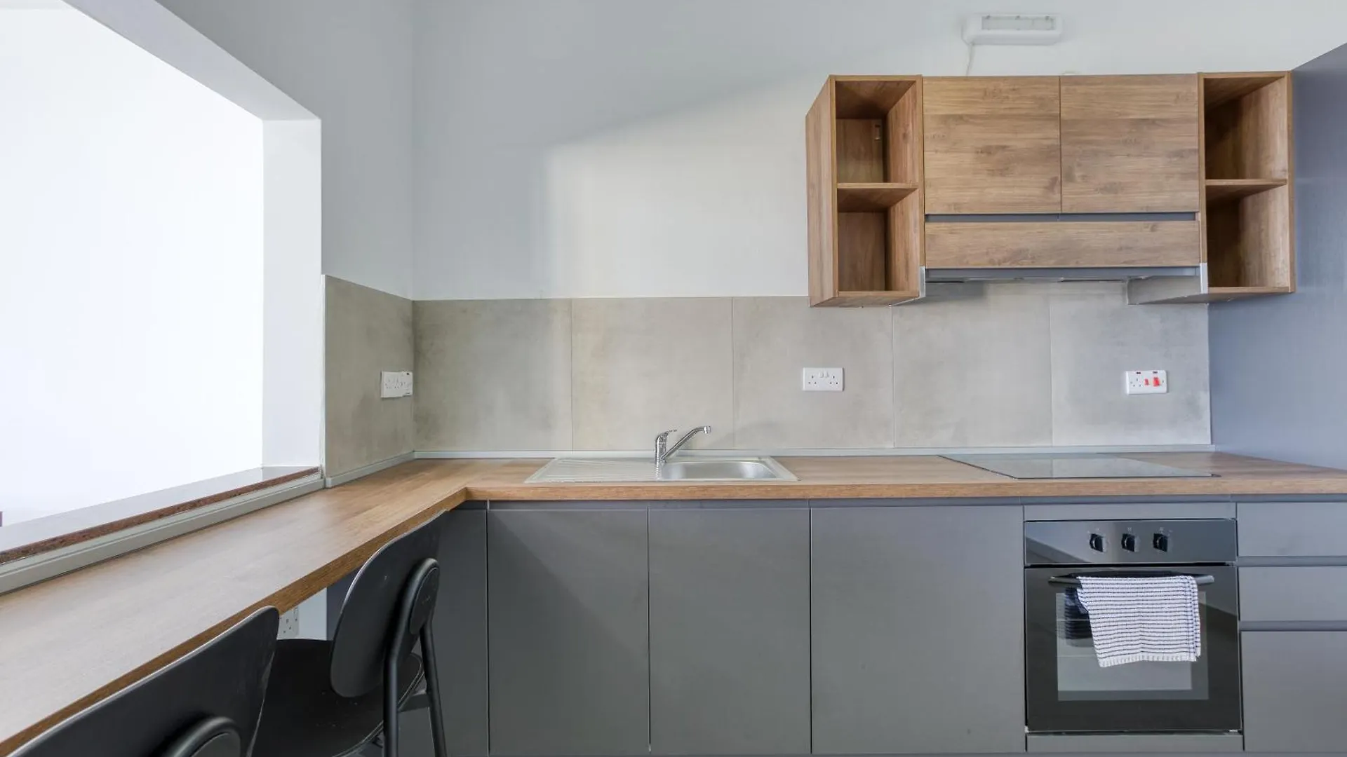 Seafront Sliema Apartment With Balcony & Sea Views By Jl